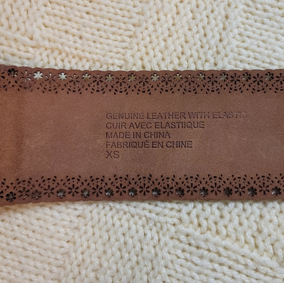 Genuine Leather Belt with Elastic, and Floral trim cutout - Picture 6 of 9